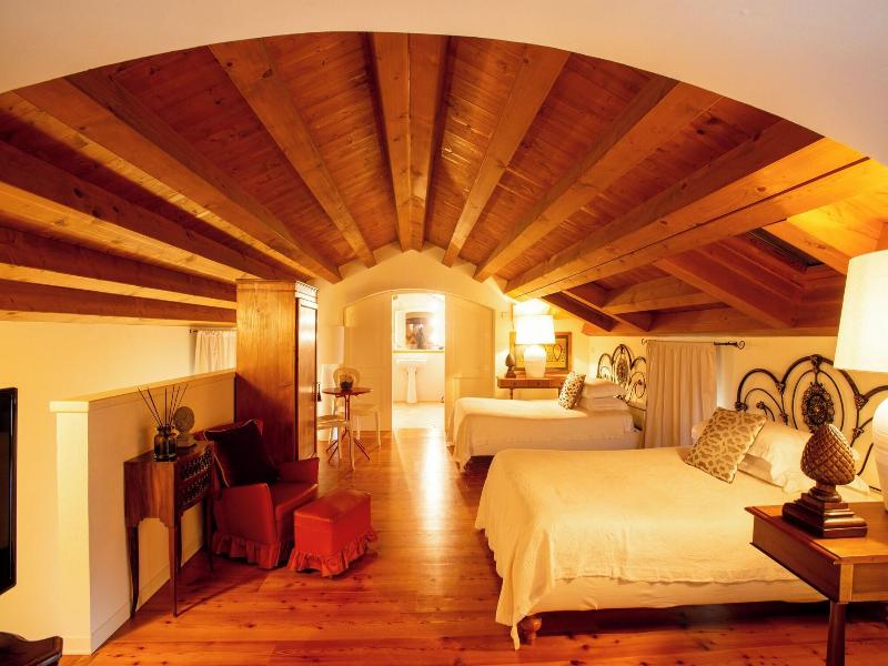 Tenuta Castagnera image