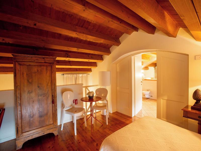 Tenuta Castagnera image