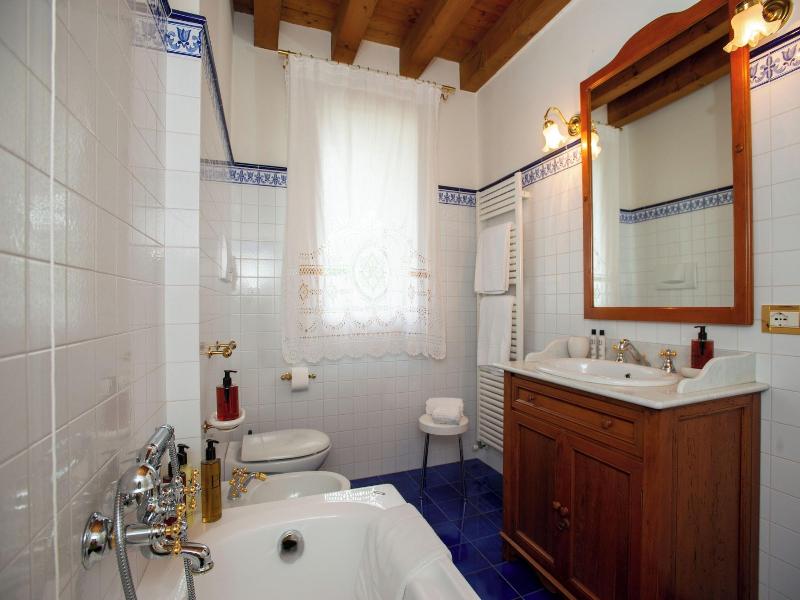 Tenuta Castagnera image