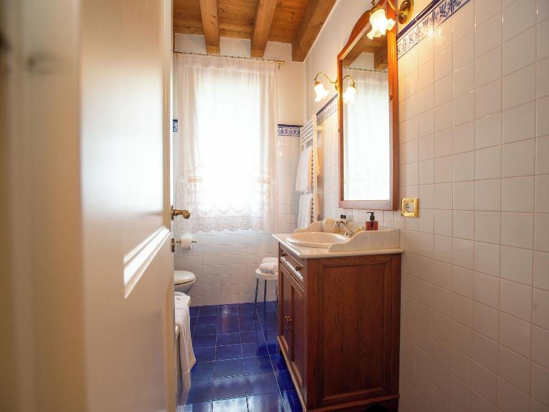 Tenuta Castagnera image