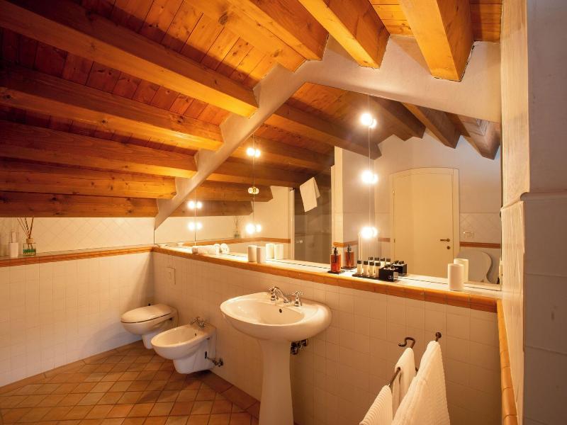 Tenuta Castagnera image