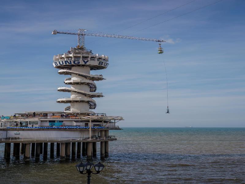 De Pier Suites image