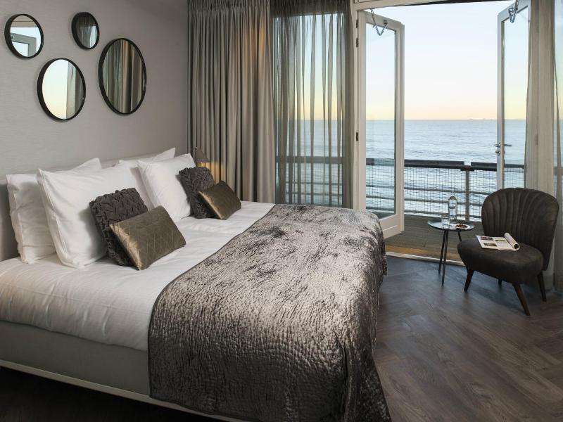 De Pier Suites image