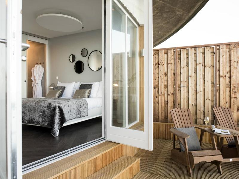 De Pier Suites image