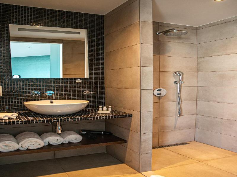 De Pier Suites image