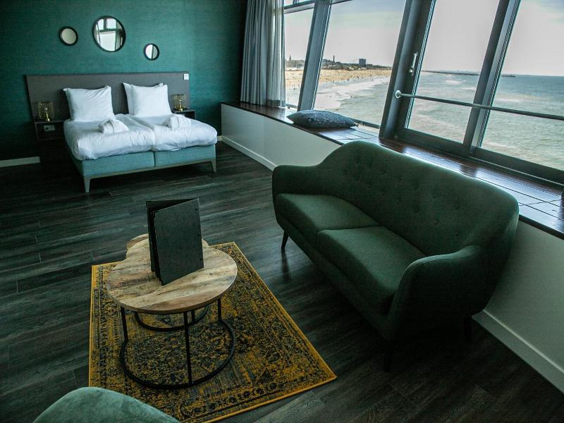 De Pier Suites image