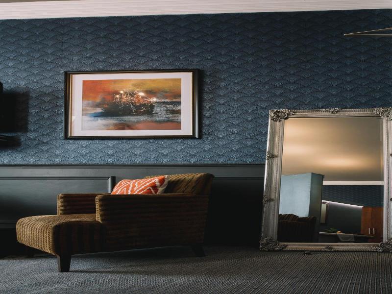 The Sun Hotel Bar image