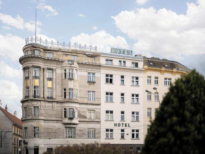 Hotel Goldene Spinne image