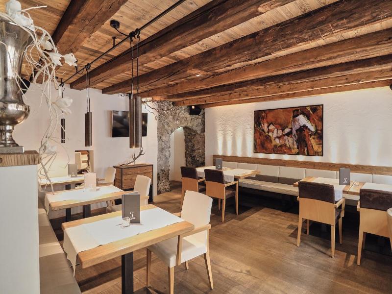 Hotel Traube image