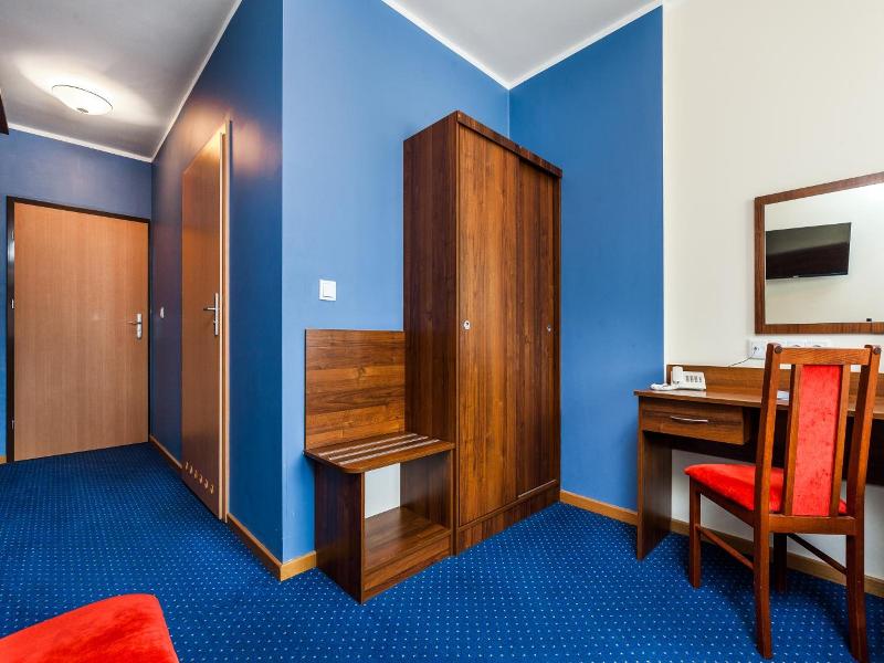 Hotel Olivia image