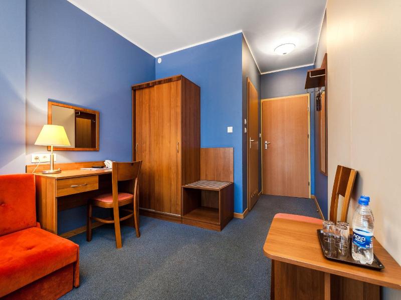 Hotel Olivia image