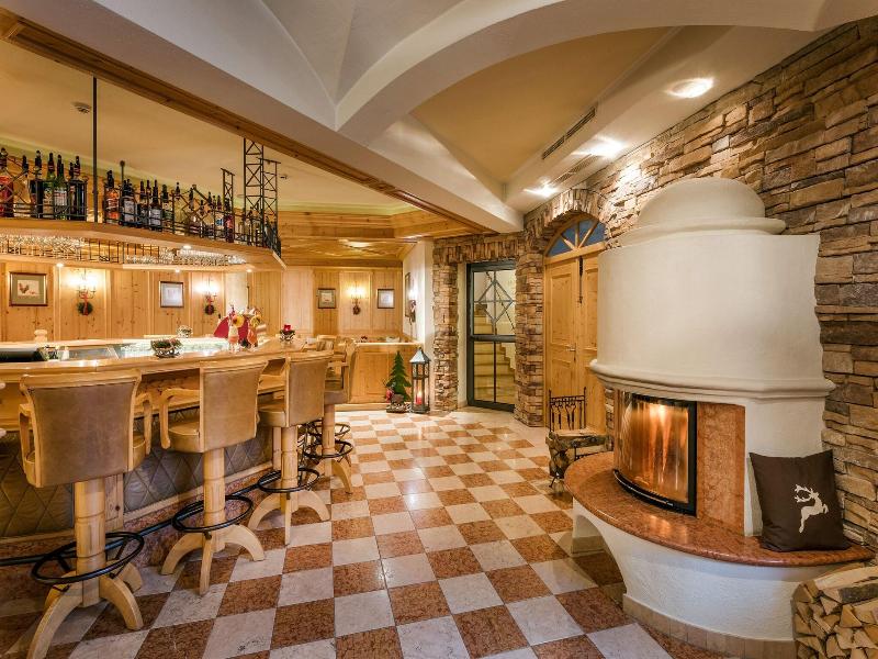Gut Berg Naturhotel image