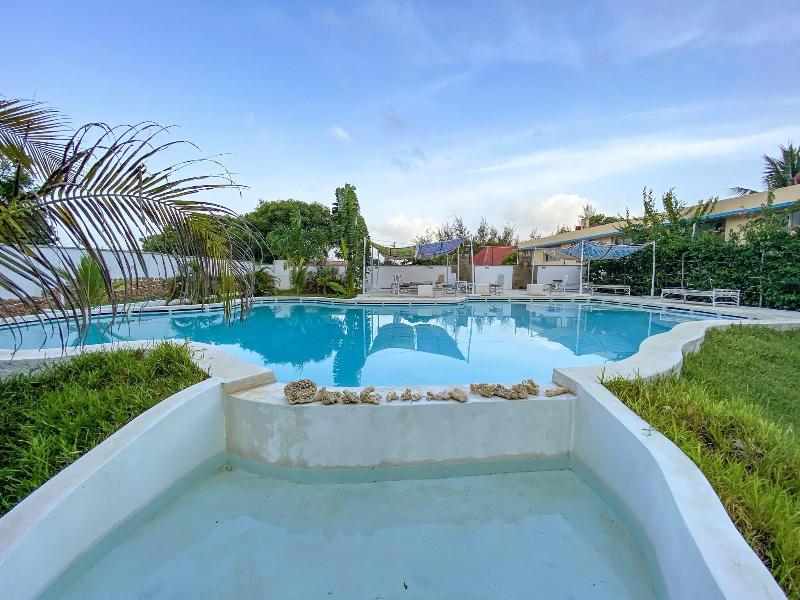 Aqua Resort image