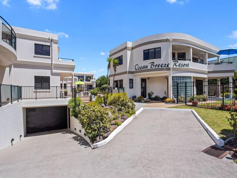 Ocean Breeze Resort Pauanui image