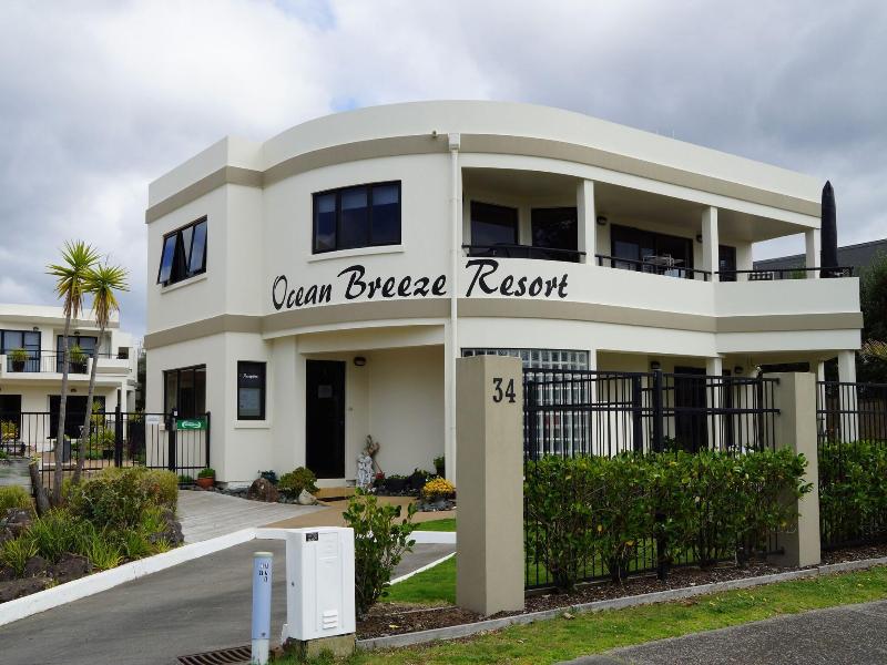 Ocean Breeze Resort Pauanui image