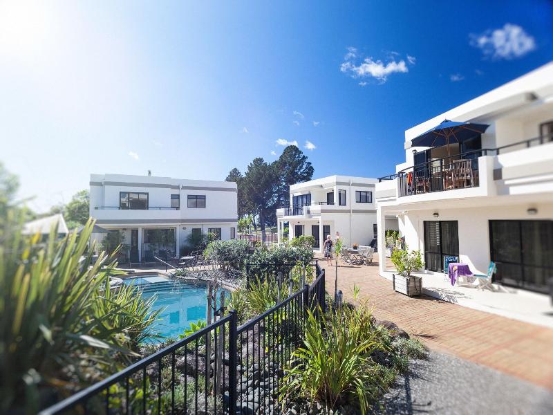 Ocean Breeze Resort Pauanui image