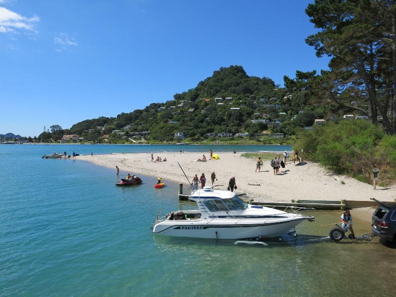 Ocean Breeze Resort Pauanui image