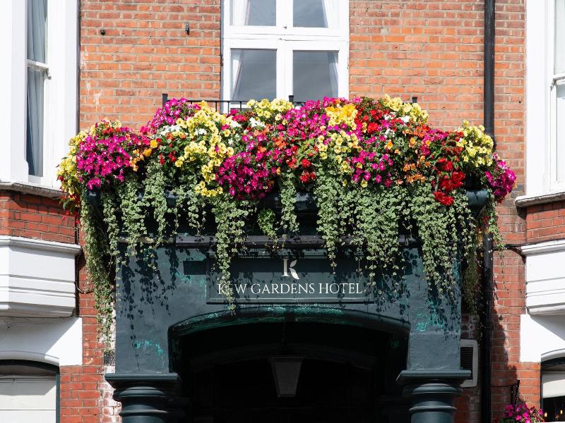 Kew Gardens Hotel image