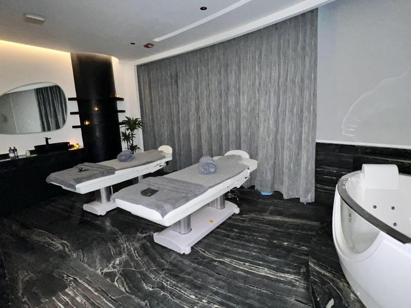Century Marina Hotel Lusail image