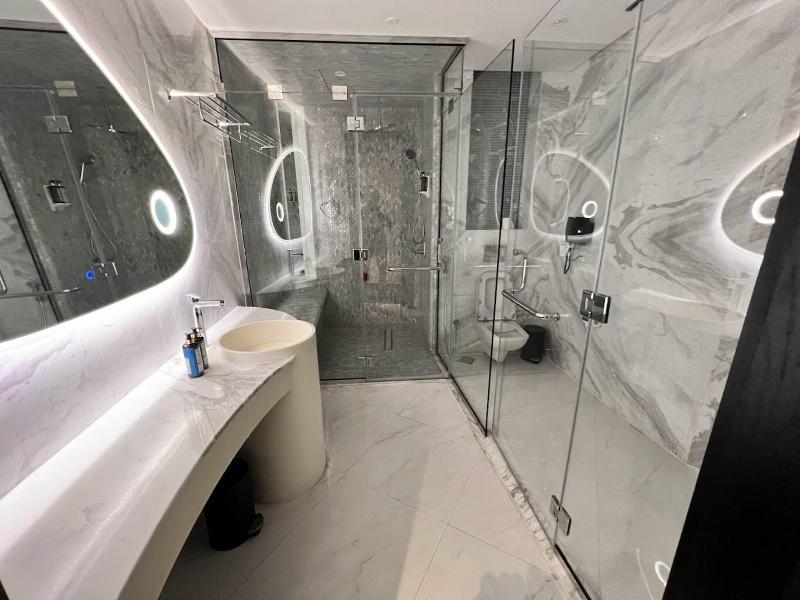 Century Marina Hotel Lusail image
