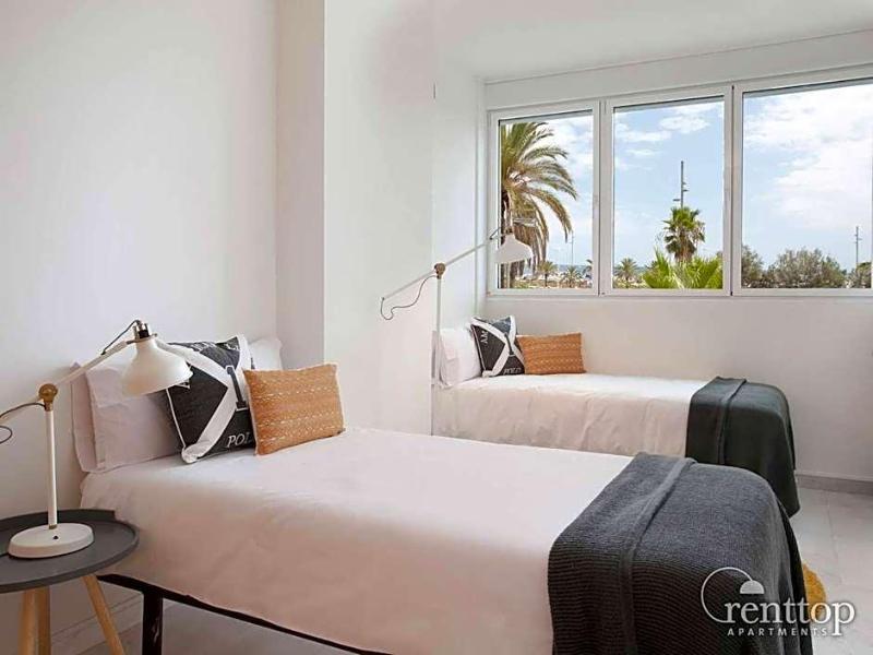 Rent Top Apartments Diagonal Mar image