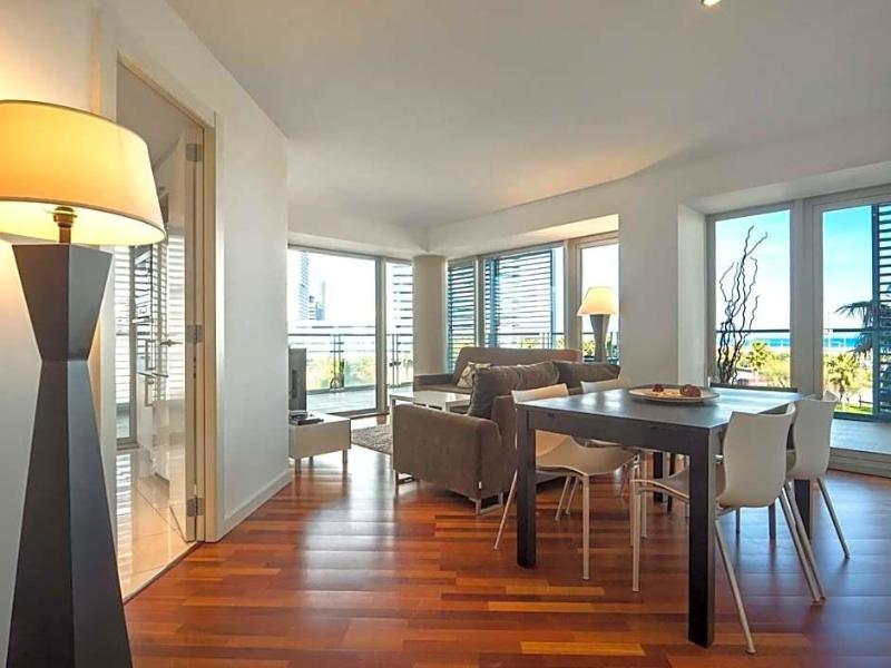 Rent Top Apartments Diagonal Mar image