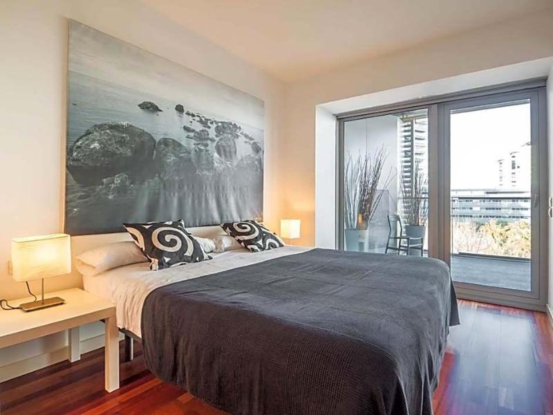 Rent Top Apartments Diagonal Mar image