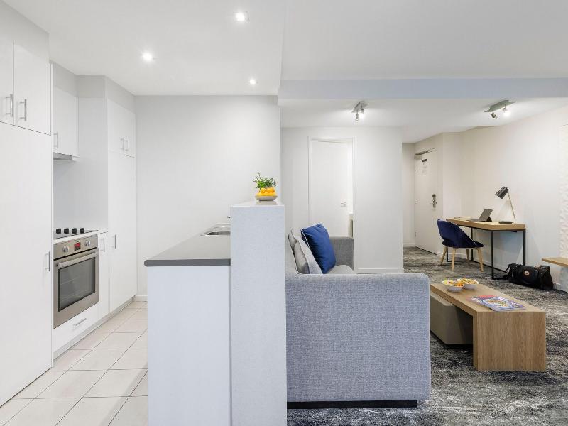 Brady Apartment Hotel Flinders Street image