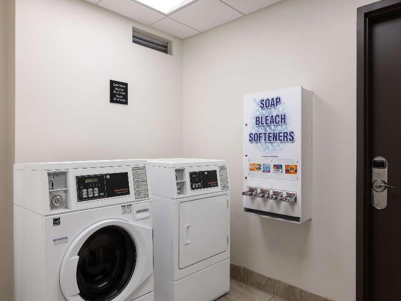 Hampton Inn San Jose Cherry Ave image