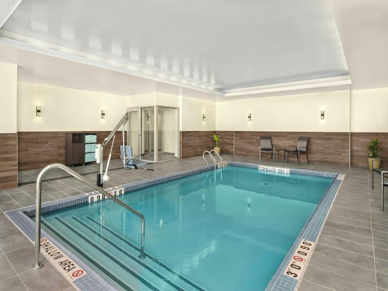 Fairfield Inn Suites Gravenhurst Muskoka image