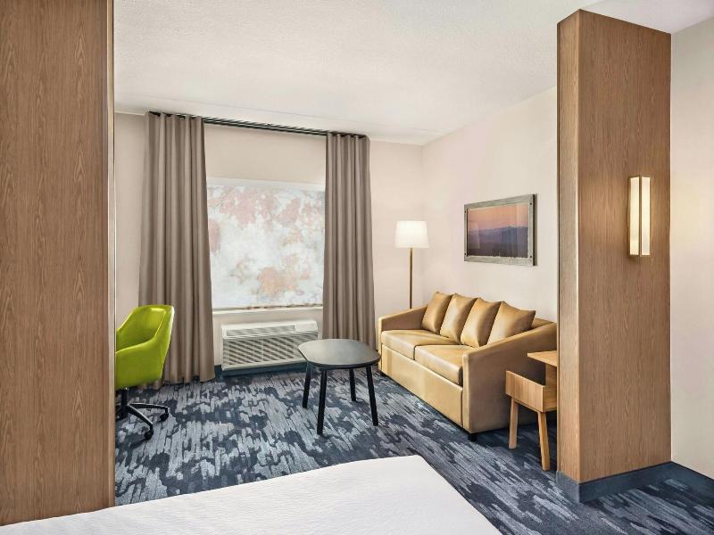 Fairfield Inn Suites Gravenhurst Muskoka image