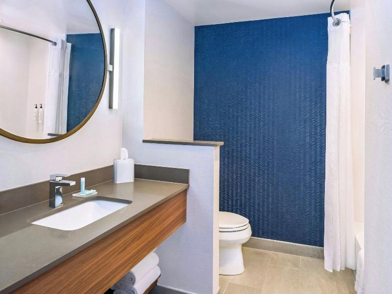 Fairfield Inn Suites Gravenhurst Muskoka image