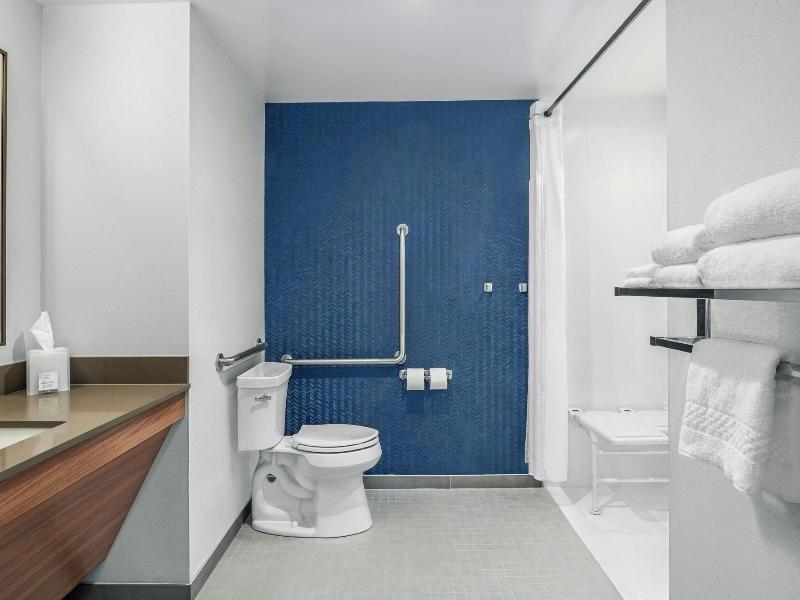 Fairfield Inn Suites Gravenhurst Muskoka image