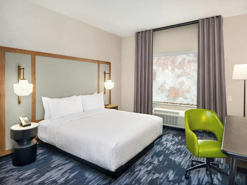 Fairfield Inn Suites Gravenhurst Muskoka image