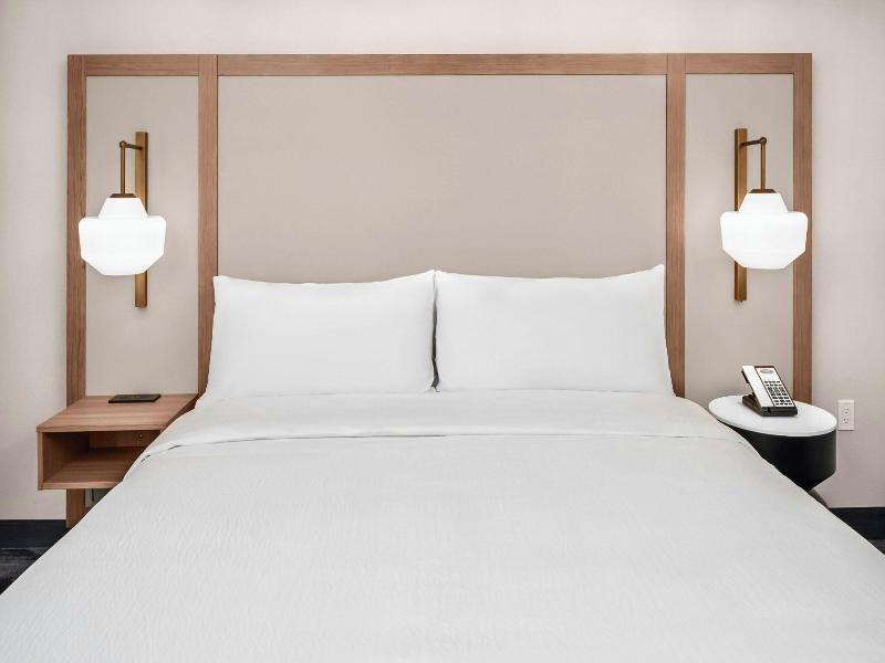 Fairfield Inn Suites Gravenhurst Muskoka image