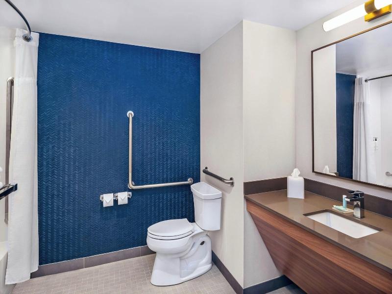 Fairfield Inn Suites Gravenhurst Muskoka image