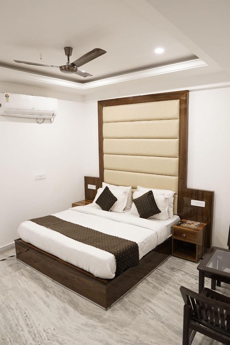 Hotel The Black Gold image