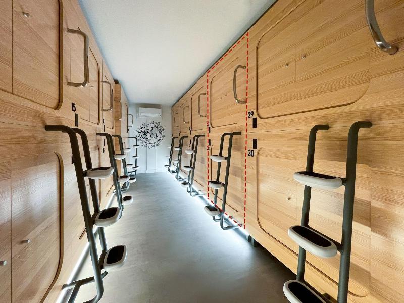 Airone Capsule Hotel image