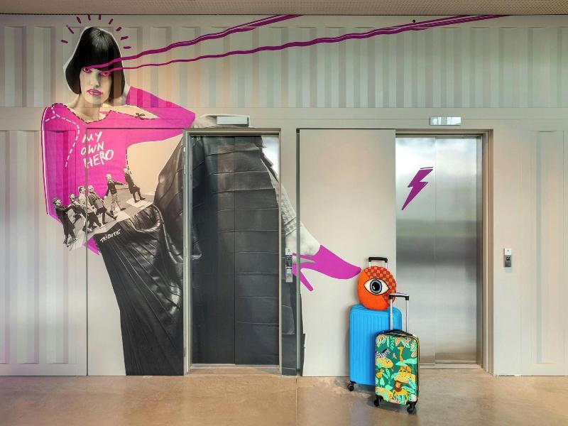 Moxy Antwerp image