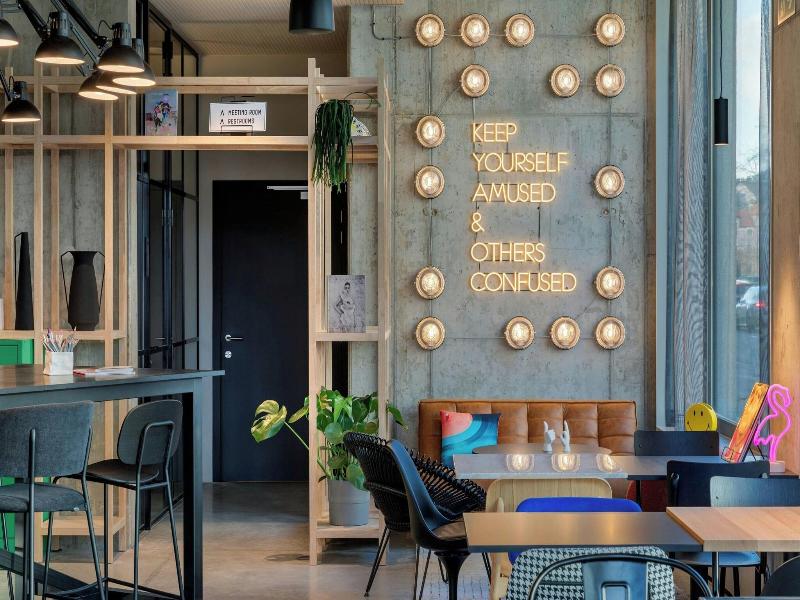 Moxy Antwerp image