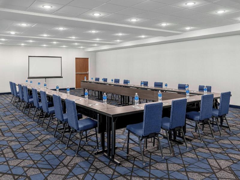 Courtyard By Marriott Sherman