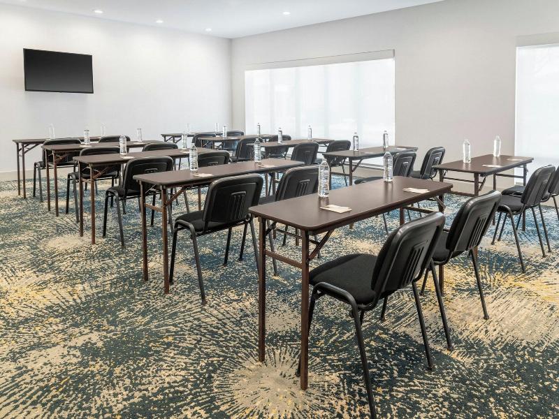 Towneplace Suites By Marriott Detroit Taylor image
