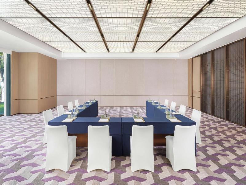 Renaissance Qingdao Hotel image