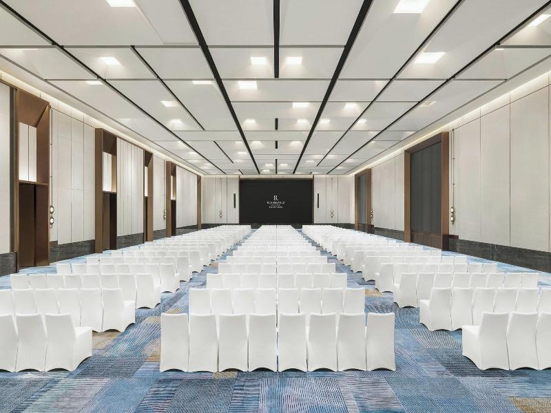 Renaissance Qingdao Hotel image