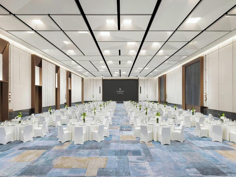 Renaissance Qingdao Hotel image