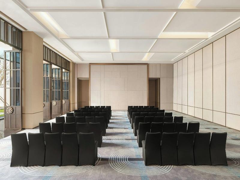 Renaissance Qingdao Hotel image