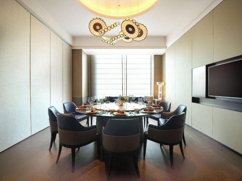 Renaissance Qingdao Hotel image