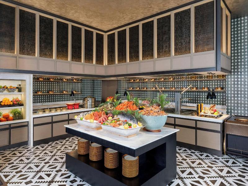 Renaissance Qingdao Hotel image