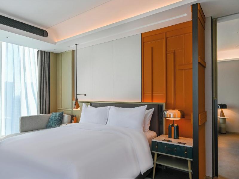 Renaissance Qingdao Hotel image