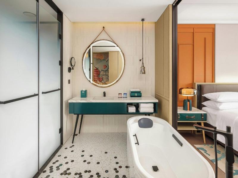 Renaissance Qingdao Hotel image